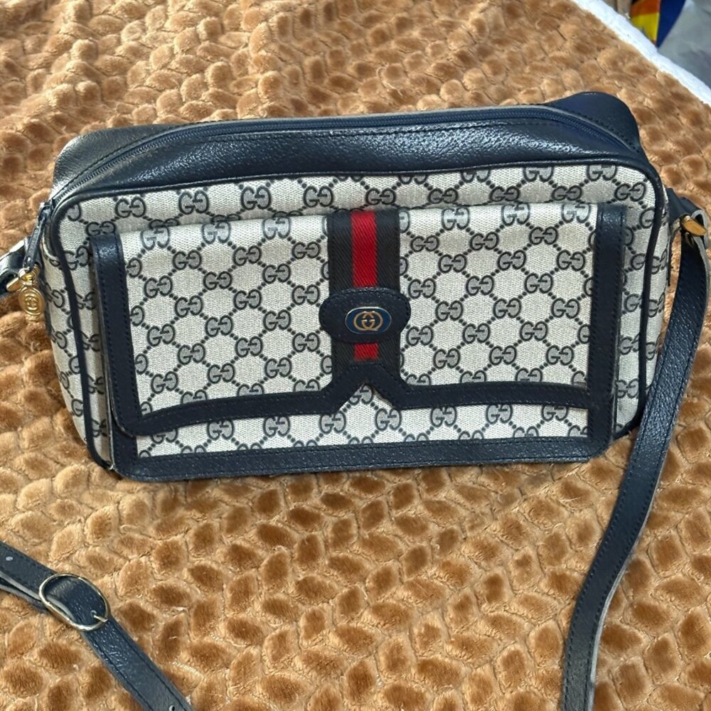 Vintage 1980s Gucci Accessory Collection Coated GG Supreme Camera Bag Crossbody - Picture 14 of 16